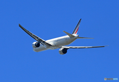 「良い空～」　Air France 777 F-GZNH離陸