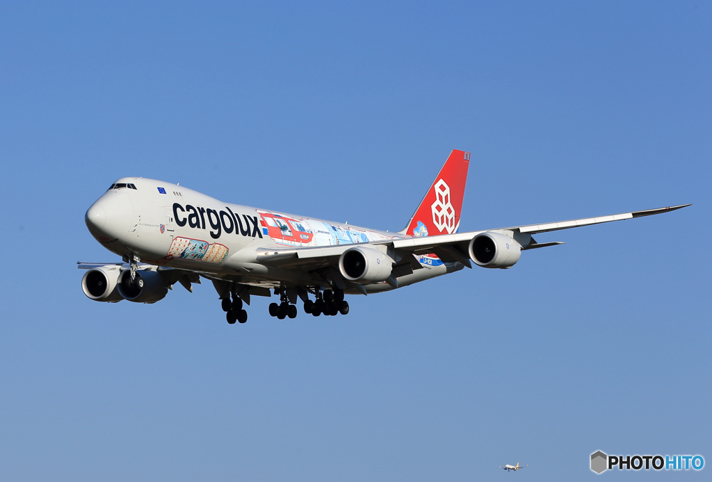 「ブルー」 Cargolux 747-8 LX-VCM 到着です