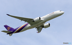 「良い天気」 Thai A350-941 HS-THC 飛び立ちです