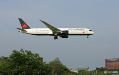 [青い空] AIR CANADA 787-9 C-FRSR 着地前