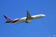 「ぶるー」　THAI 777-3AL HS-TKO 出発です