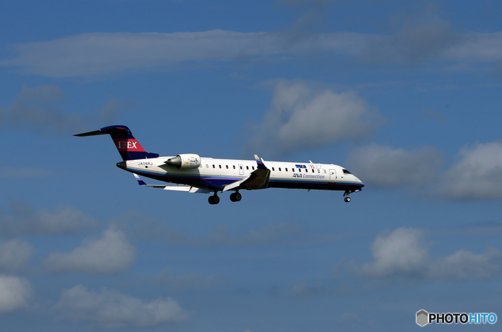 「あおいそら」 IBEX CRJ-702 JA06RJ 着陸