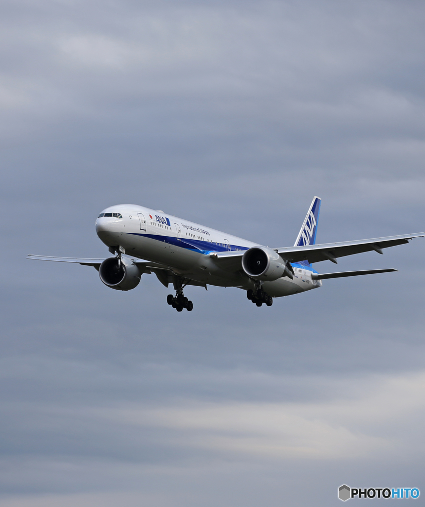 「良い天気」ANA 777-381 JA793A  Landing