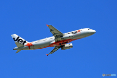[青い空] Jetstar A320-232 JA05JJ 出発です