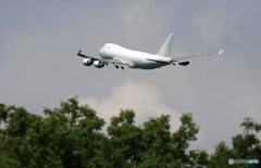 「晴れ」ホワイトアトラス 747-4KZF N406KZ 出発です