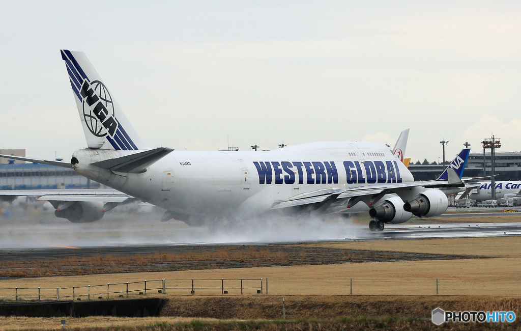 「晴れ」 ? Western Global 747-446  Takeoff