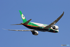 「真青の空」EVA 787-9 B-17882 離陸