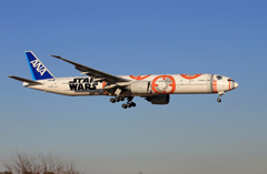 「青が好き」 STAR WARS 777 JA789A Landing 