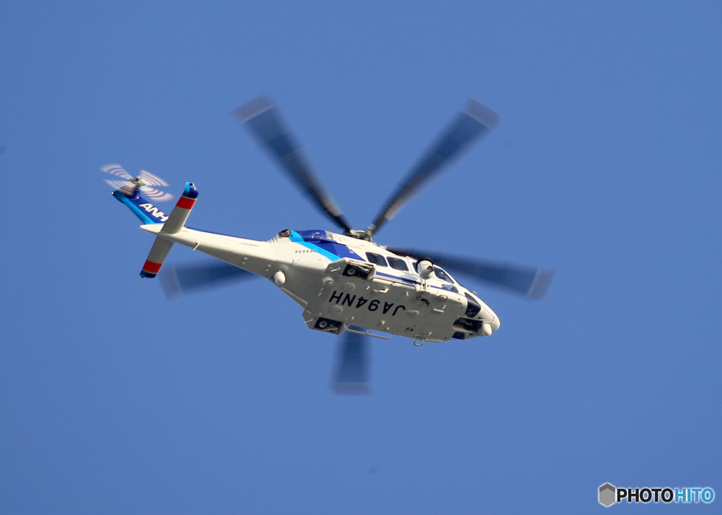 「青の空」ANA AW139 JA94NH  取材中です