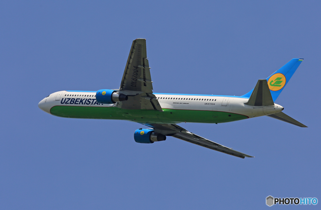 「青空」 UZBEKISTAN 767-33P Takeoff 