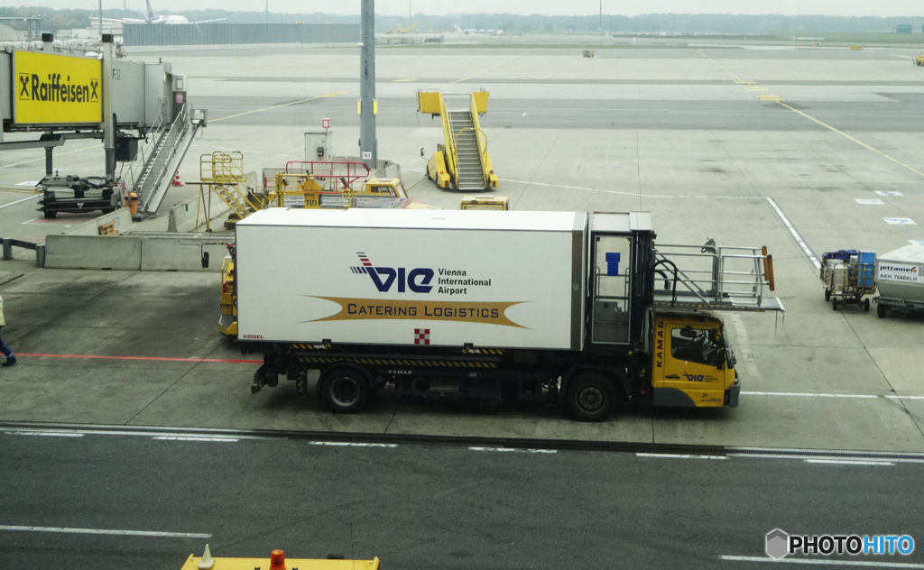  「くもり」 ウイーン国際空港の風景　