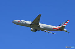 「空色」American 777-200 N782AN 飛び立ち
