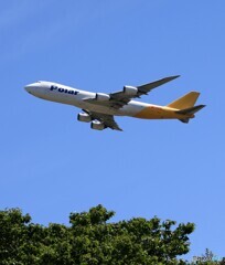 「Blue」 Polar 747-8 N852GT Takeoff 