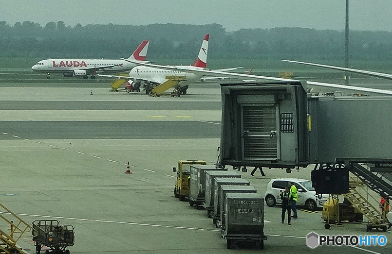 「cool」ウイーン空港で  ラウダ航空 [LAUDA] を探す(2)