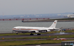 「群青」？ ドイツ 空軍 A340 LUFTWAFFE 到着です