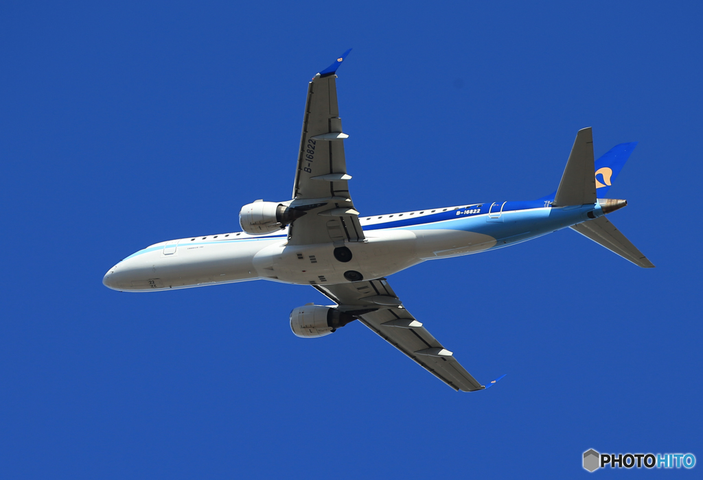 「すかい」 マンダリン航空 ERJ-190 B-16822 Takeoff