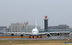 「雨」 malaysia A380-841 9M-MND 出発