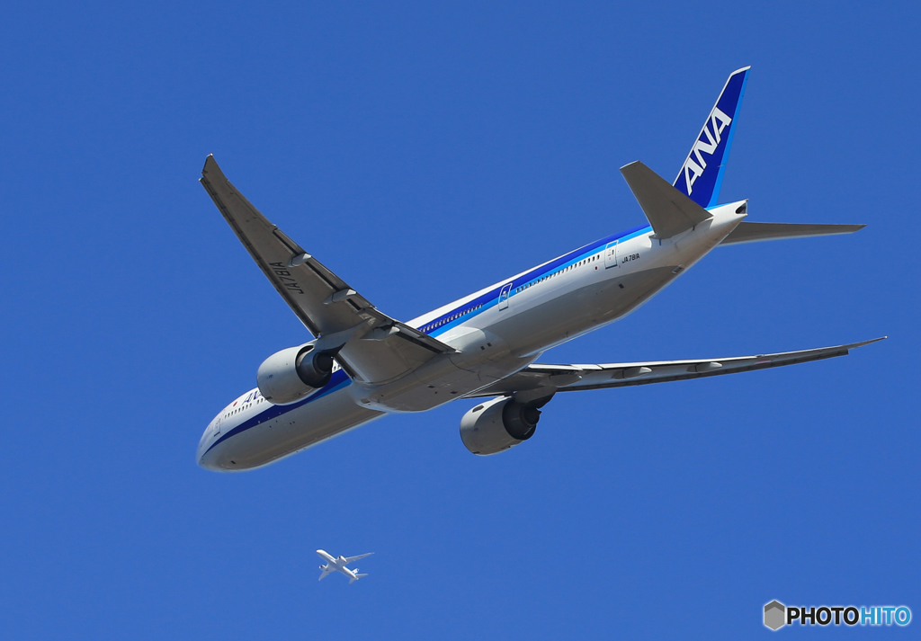 「青い空」が一番☮ ANA 777-381 JA781A クロス
