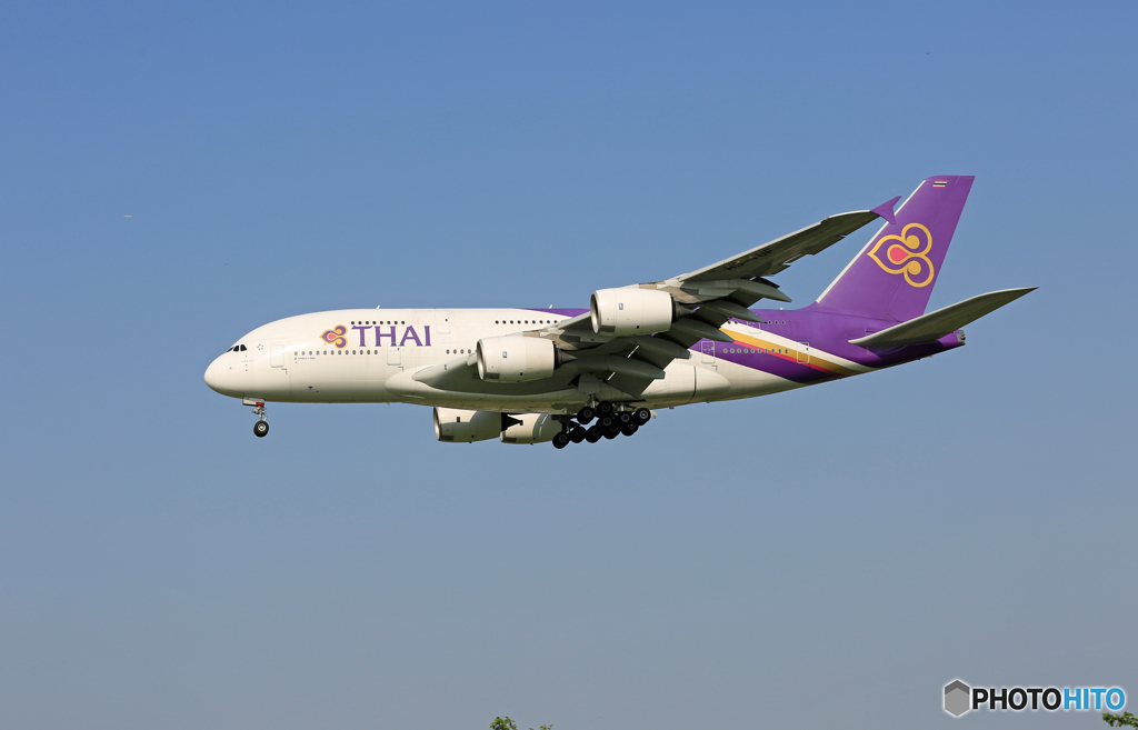 「青色が好き」  THAI A380-841 HS-TUF✈ 着陸します