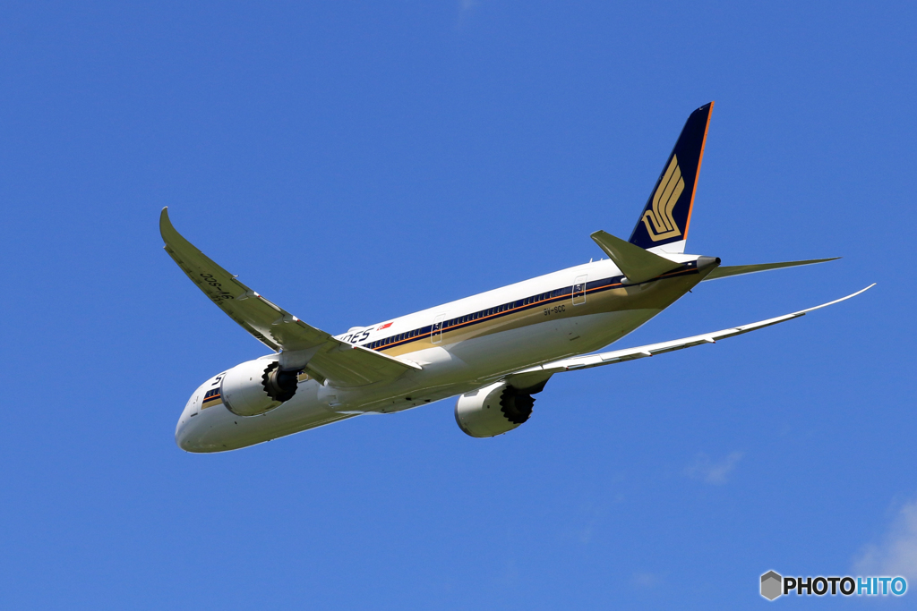 「SKY」 Singapore 787-10 9V-SCC Takeoff 