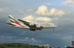  「晴れ」 EMIRATES A380-861 A6-EDC Landing
