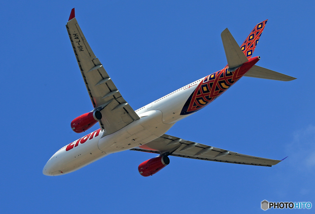 「良い空～」 Lion Air A330-343 HS-LAH 飛ぶ