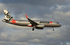「群青色」？Jetstar A320-232 JA19JJ 通過