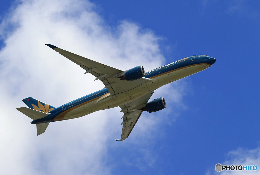 ☀「あおぞら」Vietnam A350-941  Takeoffですね