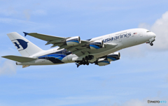 「青い空」が一番 Malaysia A380-841 9M-MNC