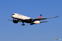 ☀「青い空」が一番　Delta A350-941  Landing