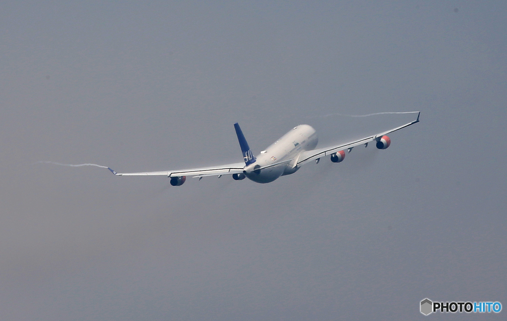 「良い天気」? SAS A340-313 LN-RKG Takeoff 