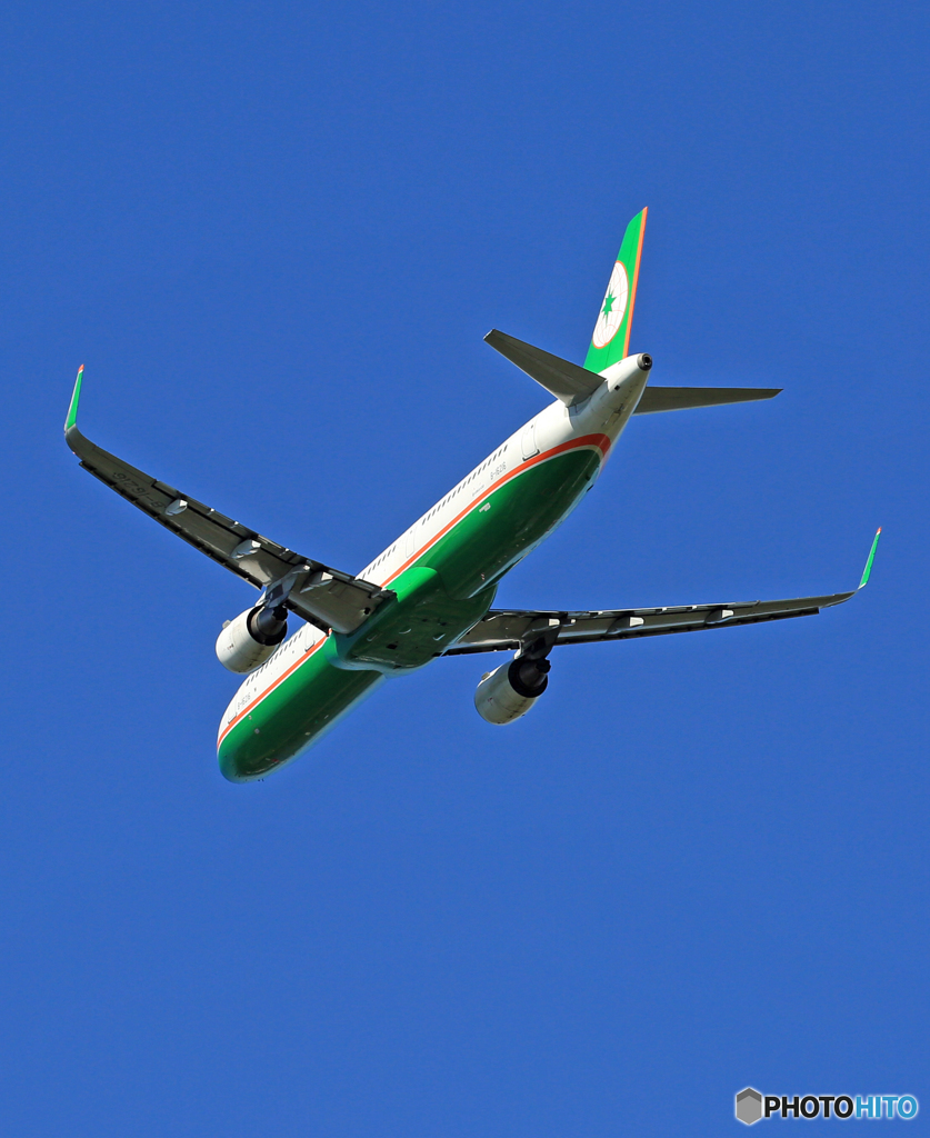 「青い空」が一番 EVA A321-211 B-16216 離陸
