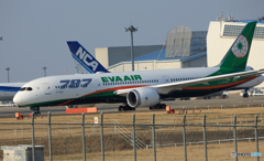 「真青の空」 EVA 787-9 B-17883 離陸