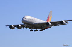[青い空]ASIANA A380-841 HL7626  到着です
