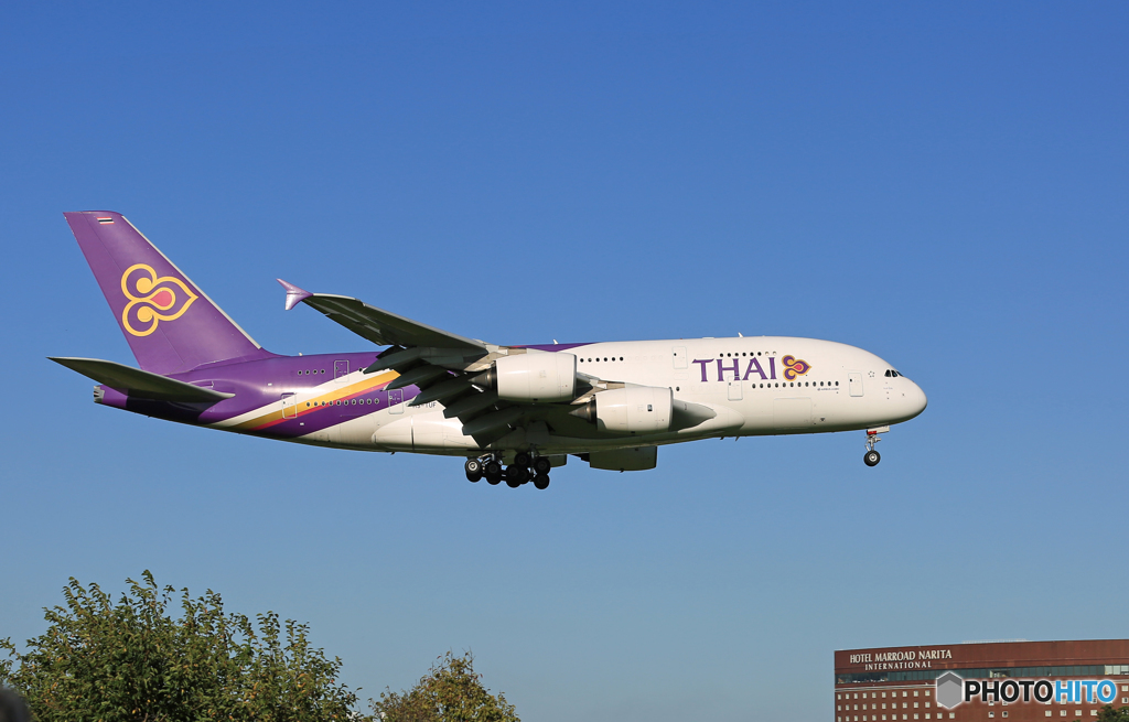 [青い空] Thai A380-841 HS-TUF 着地前