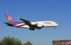 [青い空] Thai A380-841 HS-TUF 着地前