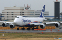 「雨」NCA 747-8KZF JA14KZ Takeoff 