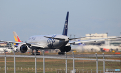 「SKY」Air France 777-328 F-GZNT 出発