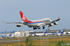 「青空」 Cargolux 747-400 LX-YCV 着陸