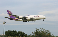 「良い天気」 Thai A380-841 HS-TUA 着陸します