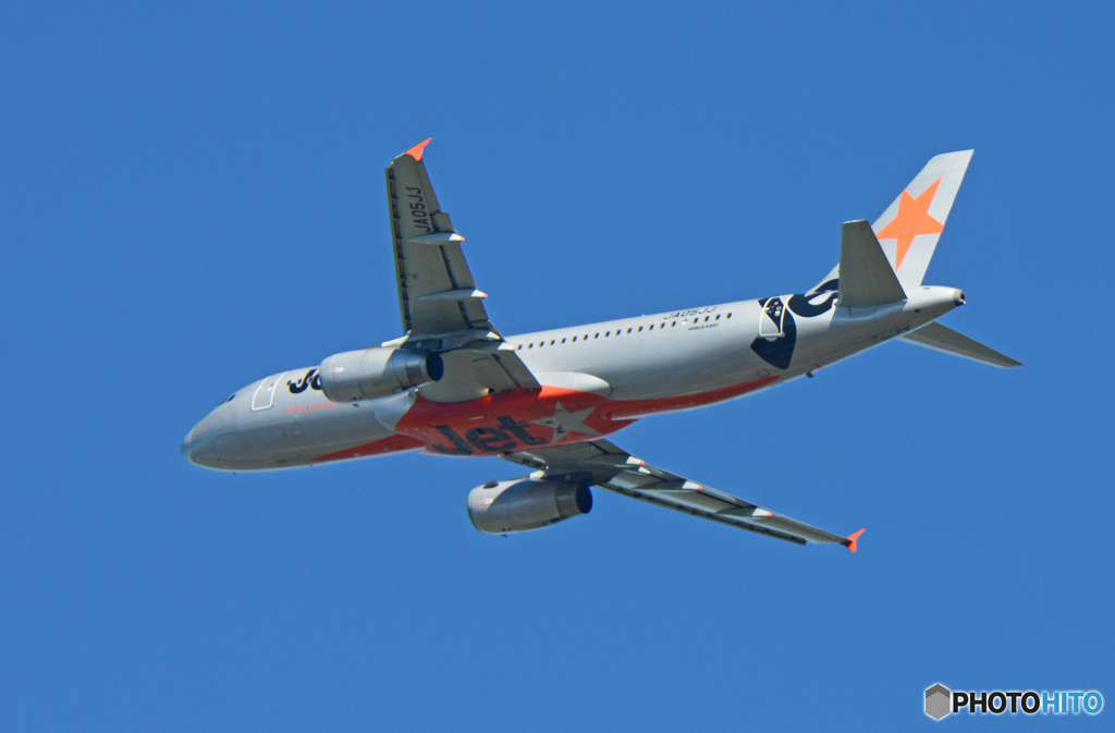 「すかい」 Jetstar A320-232 JA05JJ 離陸 します