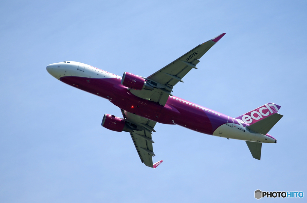 「あおいそら」peach A320-214 JA07VA  離陸です