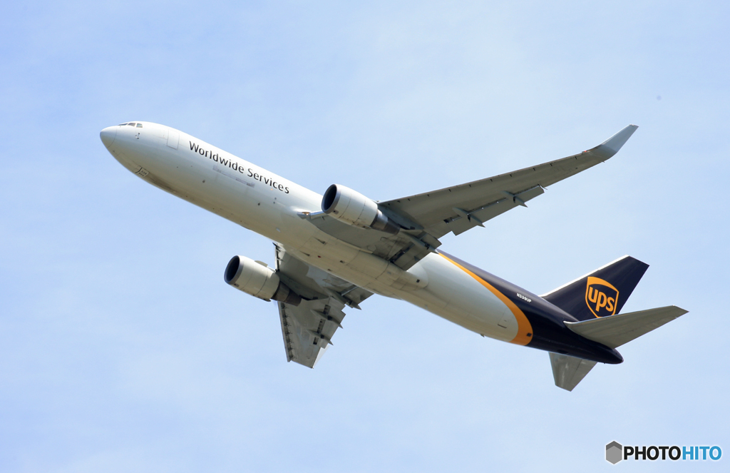 「良い空～」UPS 767 N339UP  離陸