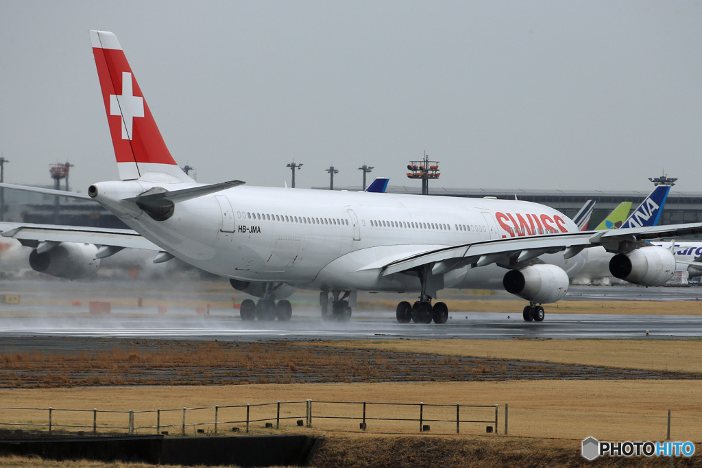 SWISS A340-313 HB-JMA 出発です