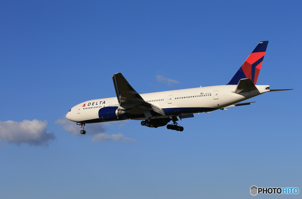 「良い空～」DELTA 777-200 N864DA   到着です