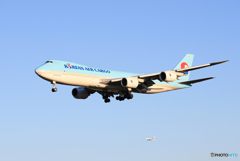 「良い天気」KOREAN 747-8 HL7610  W到着