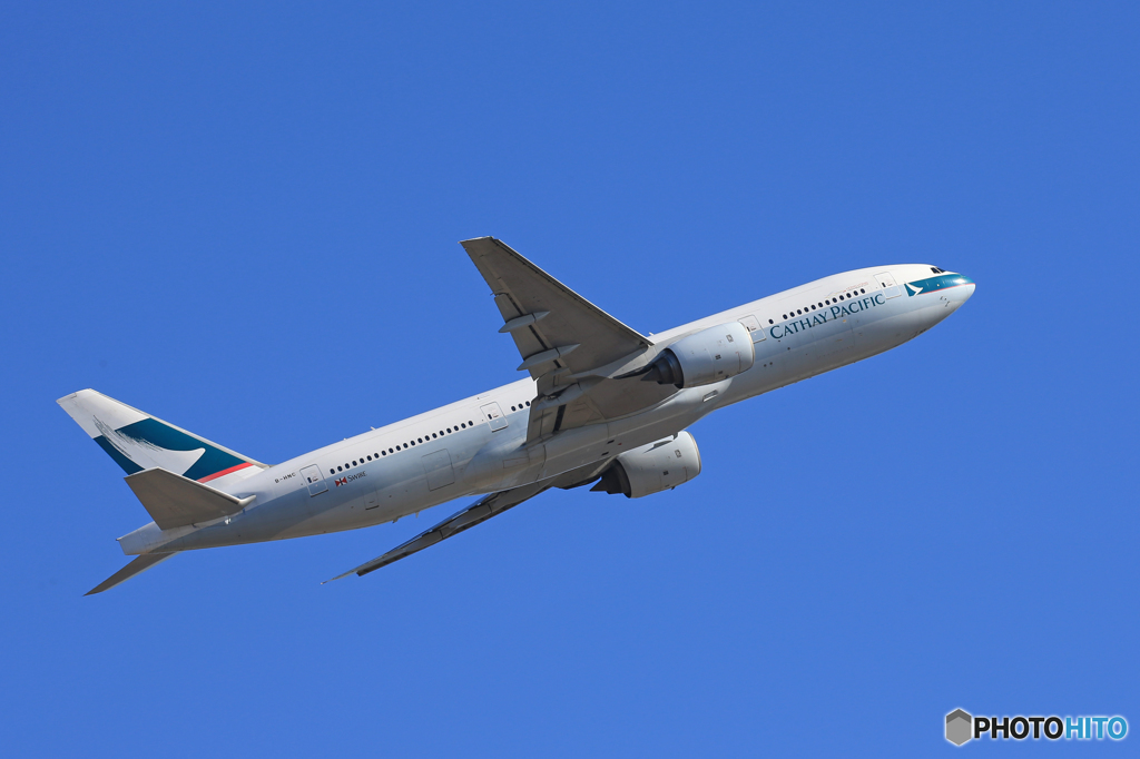 「青空」 Cathay 777-267 B-HNC 出発です