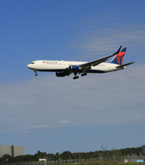 「青が好き」 DELTA 767-332 N1609 Landing