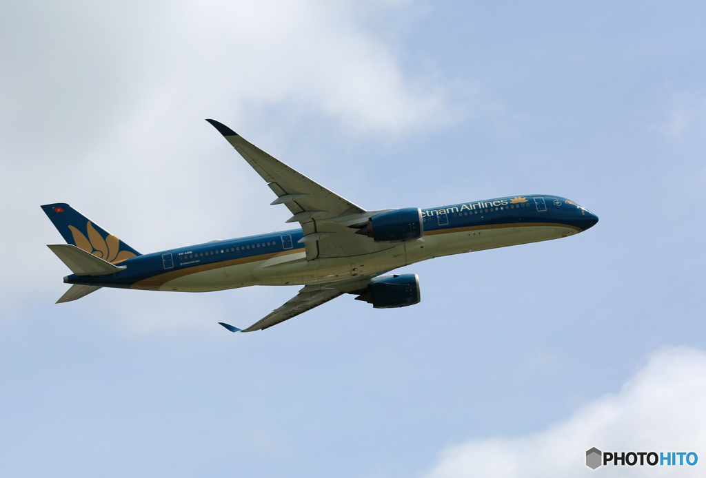 「良い空～」 Vietnam A350-941 VN-A891 Takeoff 