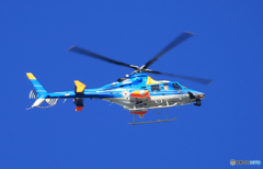 「蒼空」 ☮  青いヘリ ・  取材中ですよ ☮